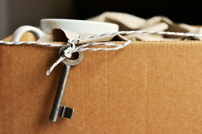 посуда в коробке